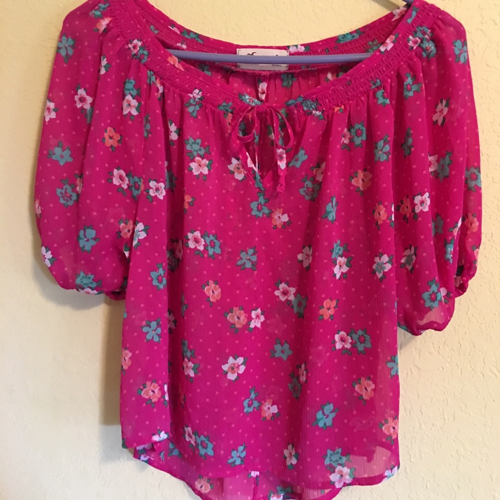 Hollister top